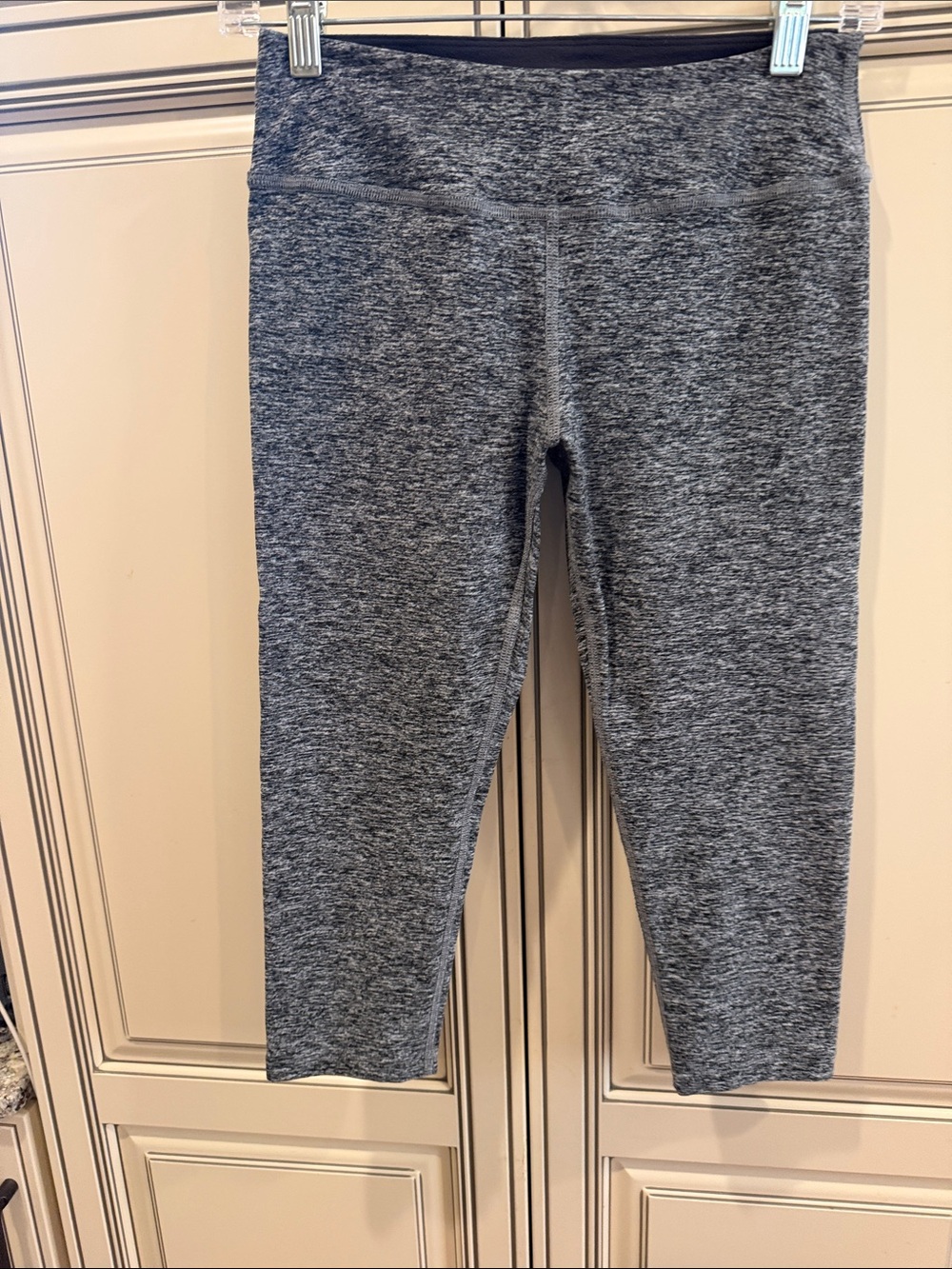 Beyond Yoga  woman’s Gray Heather knee length Leggings